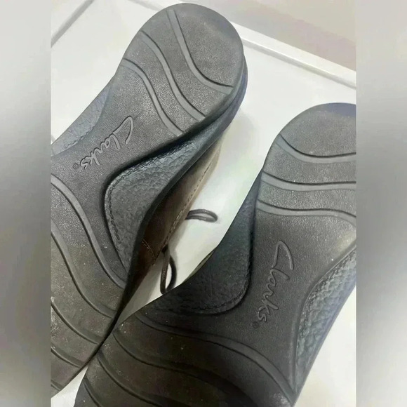 Clarks bendables upper Leather Ankle Boots Womans size 7.0 🤎brown color - Picture 13 of 13